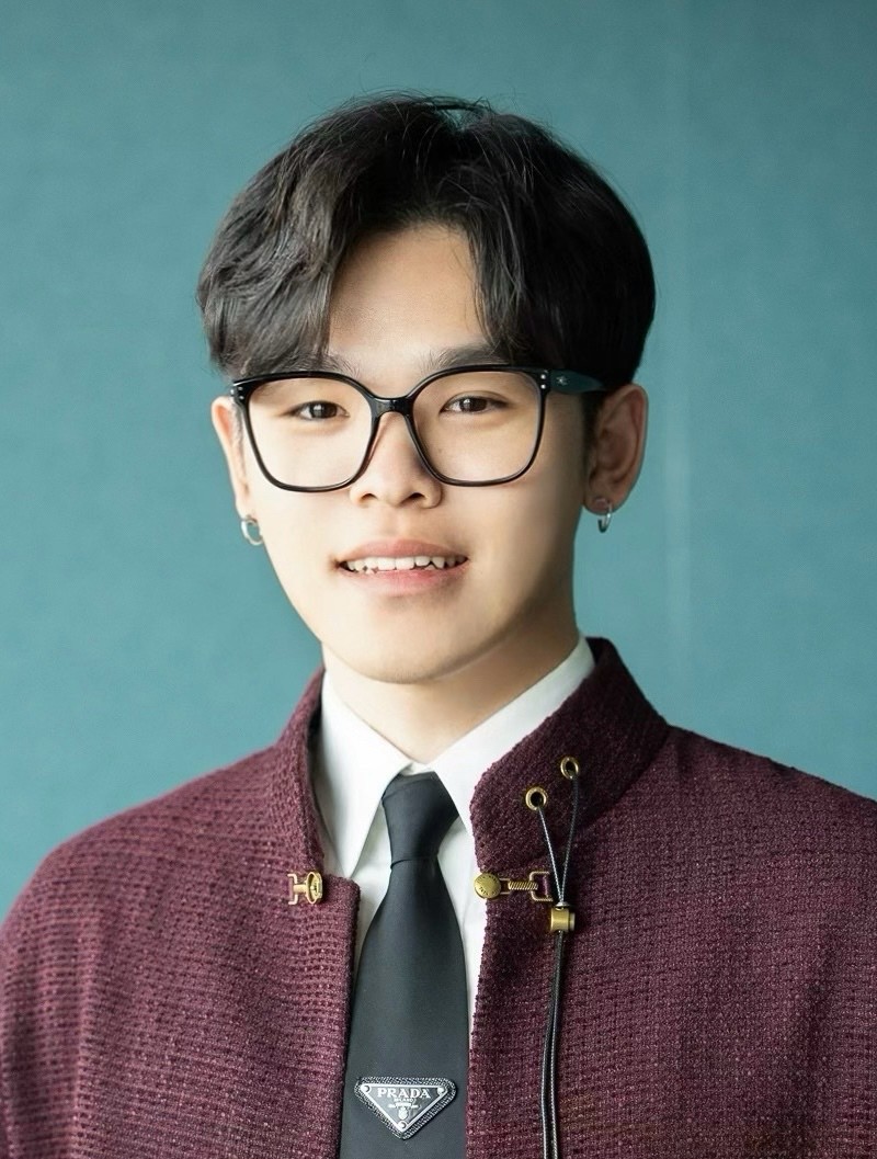 Yixuan Xu headshot